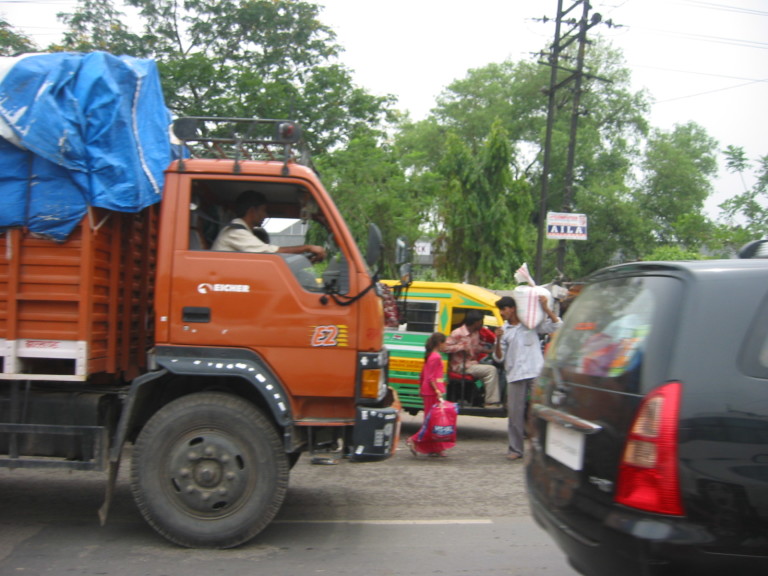 दिल्ली हो या जयपुर, हमारा Traffic Sense is all same 5